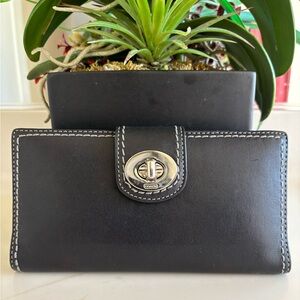 Authentic Coach Full Functional Wallet Black Leather Large